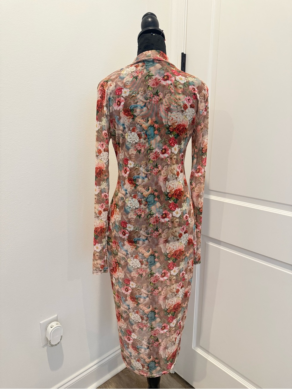 Boohoo ‘Sheer Angel Dress’ - Picture 5 of 6